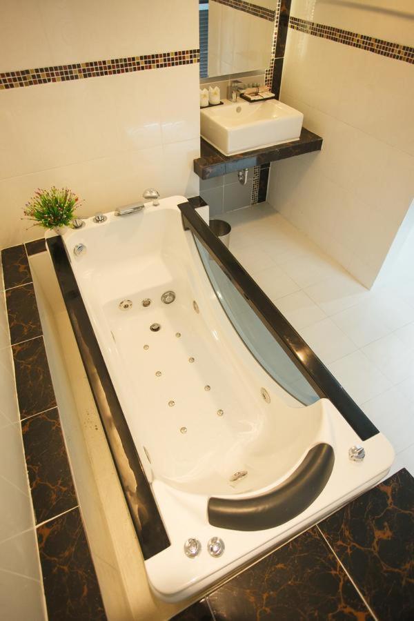 Grand Pink Hotel Hatyai Hat Yai Dış mekan fotoğraf