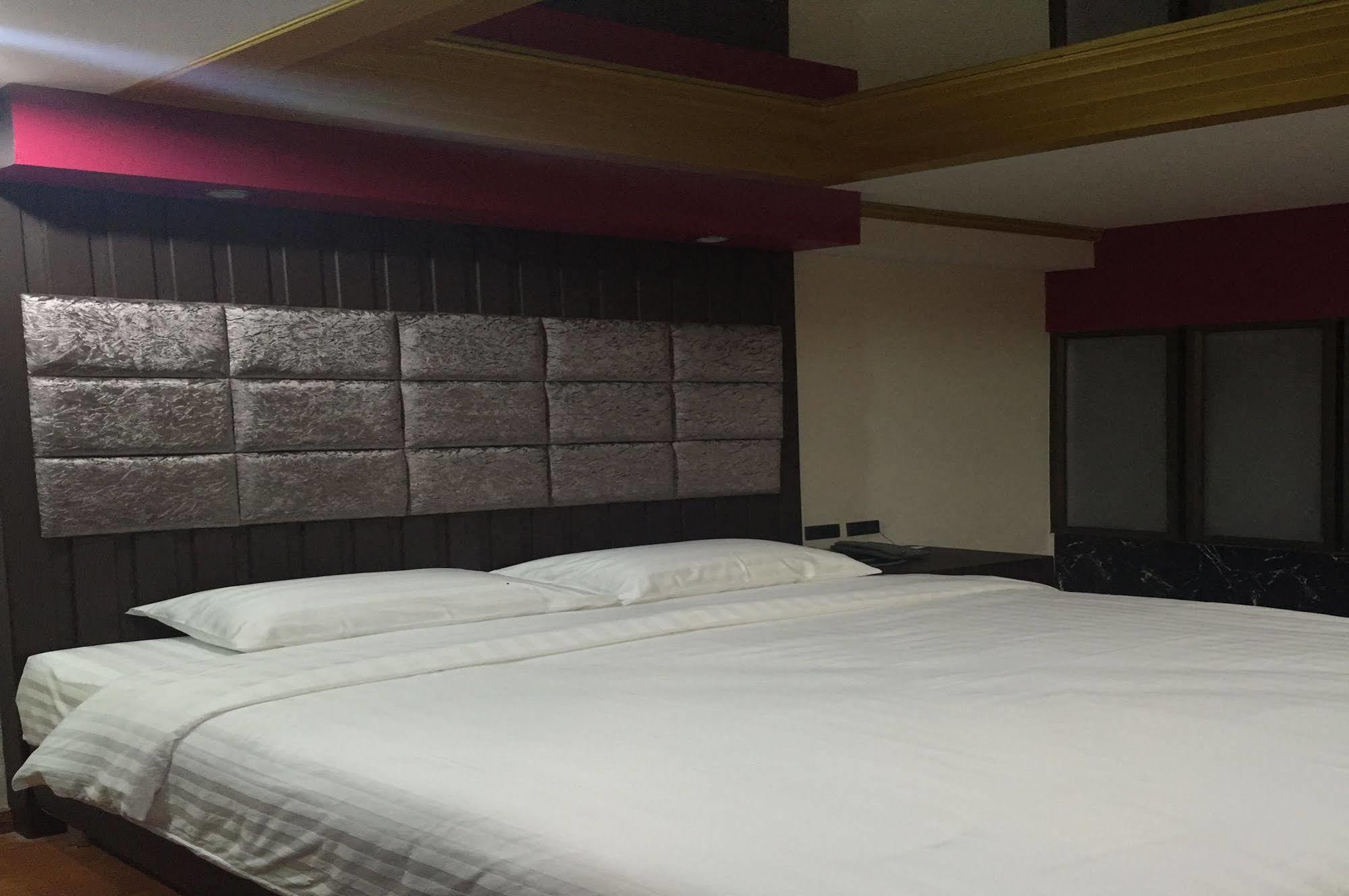 Grand Pink Hotel Hatyai Hat Yai Dış mekan fotoğraf
